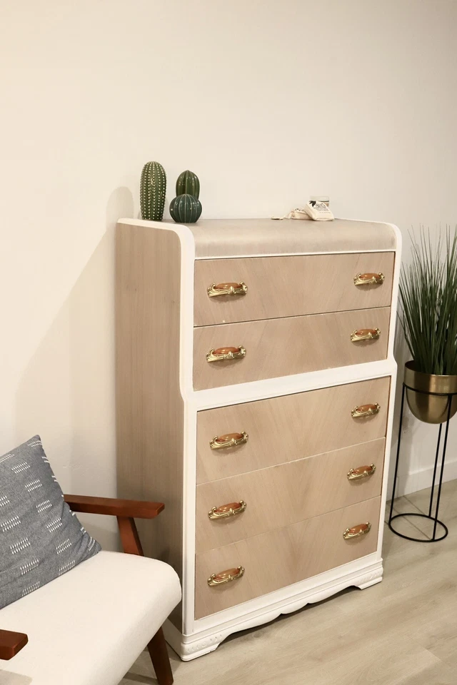 Антикварный комод в стиле ар-деко с водопадом - Изображение 4 из 4