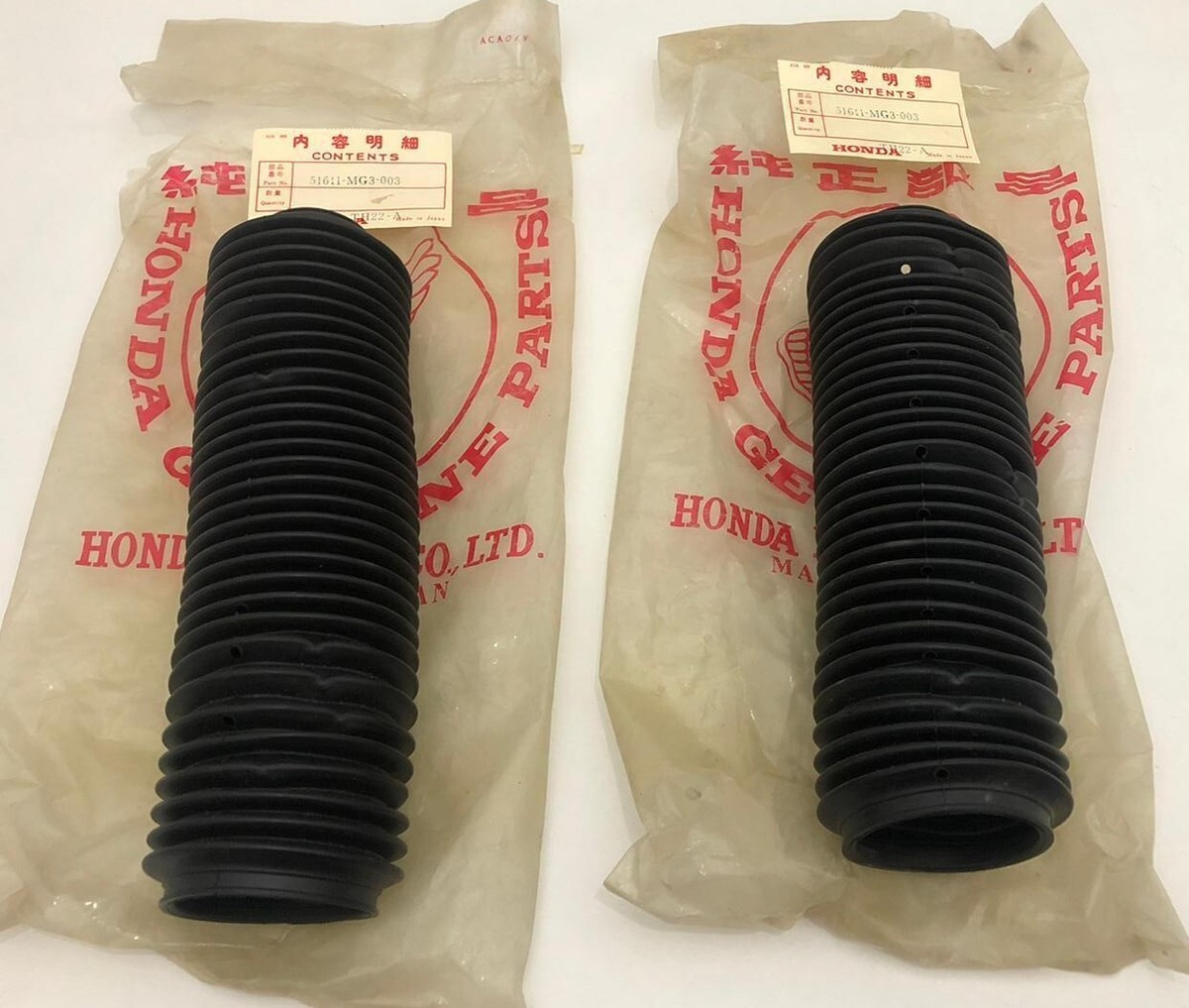 black means BOROハット　size3 HONDA XR500R 1983-1984 FRONT FORK BOOT # 51611-MG3-003 OEM NEW