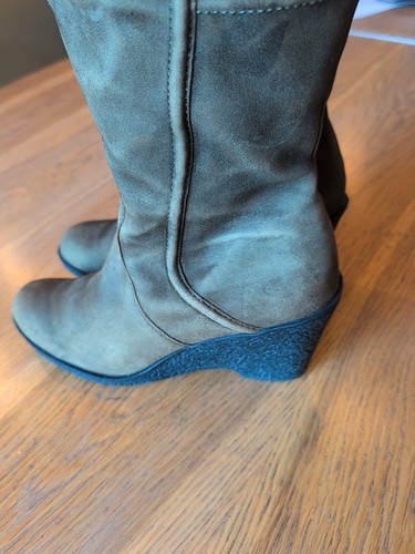 Size 9M Nine West Gogetito 3" Wedge Olive Green Nubuck / Suede Leather Boots - Picture 2 of 7