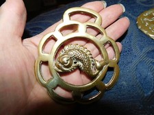 COLLECTABLE GENUINE VINTAGE HORSEBRASS PIERCED RIM DEEP 3D RELIEF FISH 3.5"