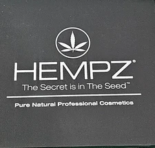 Hempz Eye Shadow Four Color Kit with Mirror Cashmere Dreams & Call Of The Wild