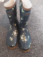 Northwest Territory Wellies Size 6