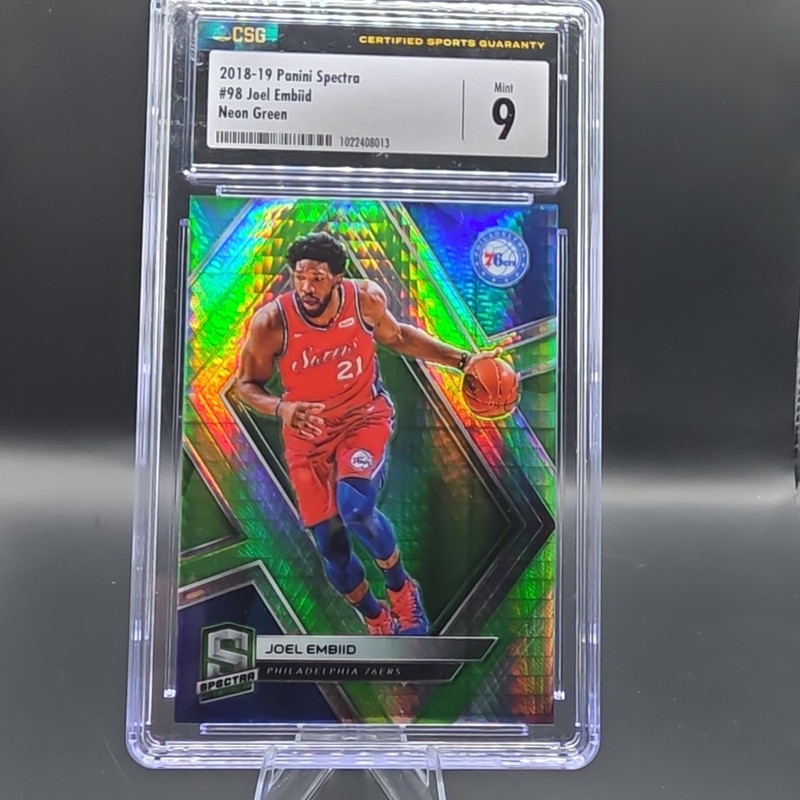 Panini 2018-19 Spectra Joel Embiid #98 Neon Green Prizm 35/49 CSG 9 76ers