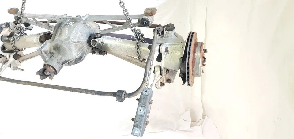 Chevrolet Corvette 1984 OEM completo abandono suspensión portador diferencial Foto 3 de 4