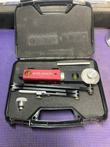 MITER MARKER OFF/ON MAGNET BASE IN CARRYING CASE 63803 NICE!!!