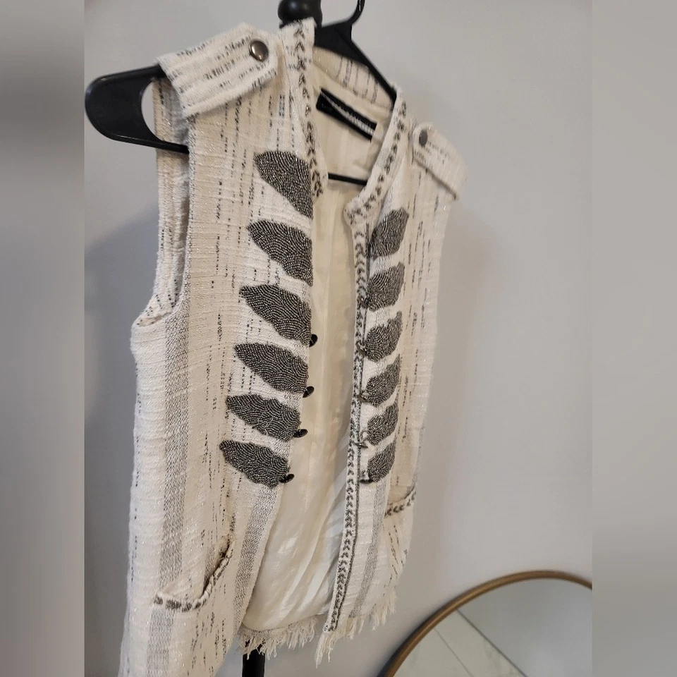 ZARA *RARO* Chaleco Militar Adornado ASO Alexis Rose en Schitt’s Creek, S Foto 3 de 4