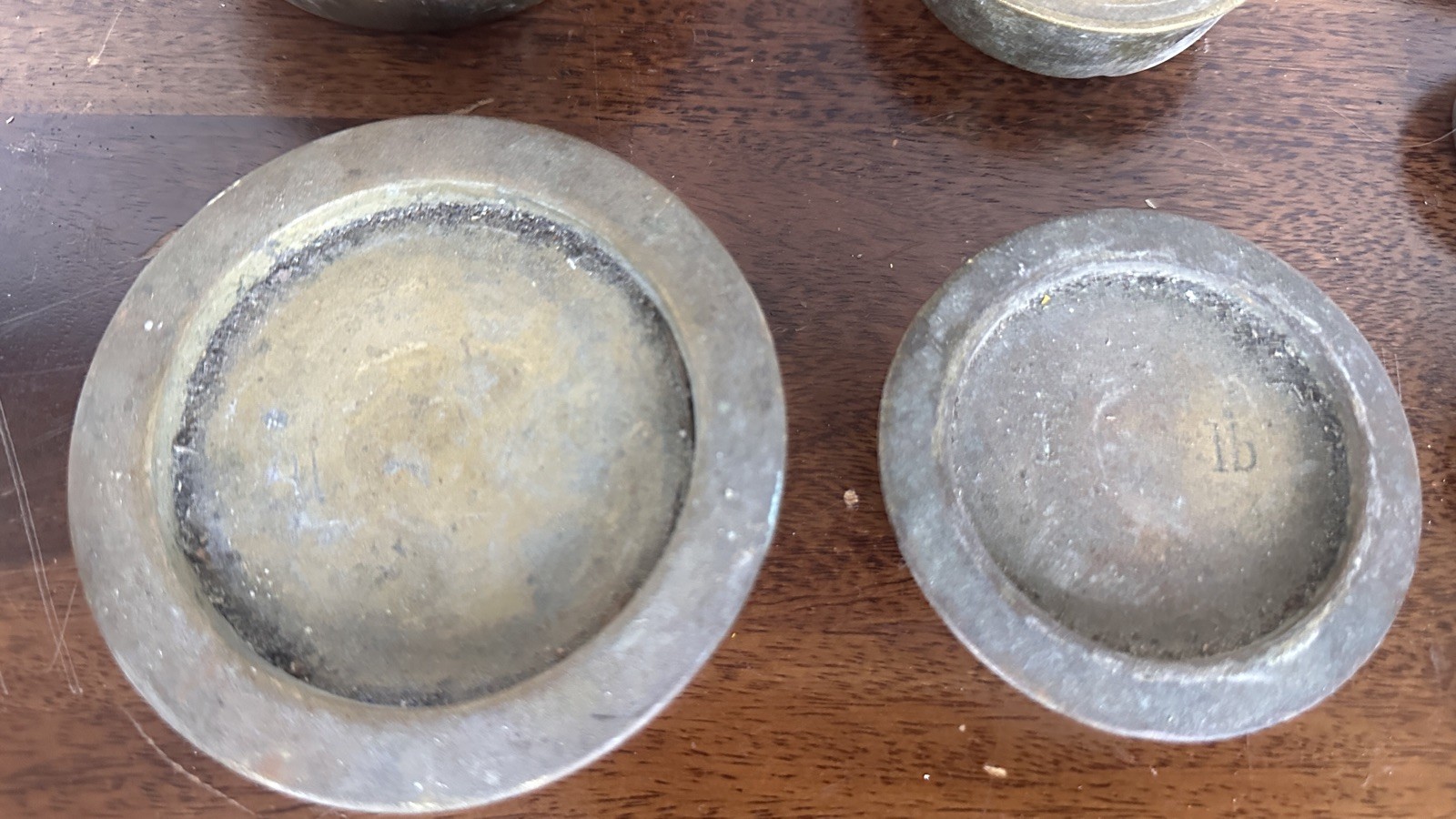 26 VINTAGE & ANTIQUE BRASS VARIOUS STACKING  WEIGHTS  4lb- 1lb 4oz-2oz-1oz 1/2oz