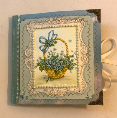 Junk Journal Handmade, pockets, belly bands, tucks, journal cards, tags