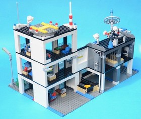 LEGO 7498 - Police Station - City / Police - 2011