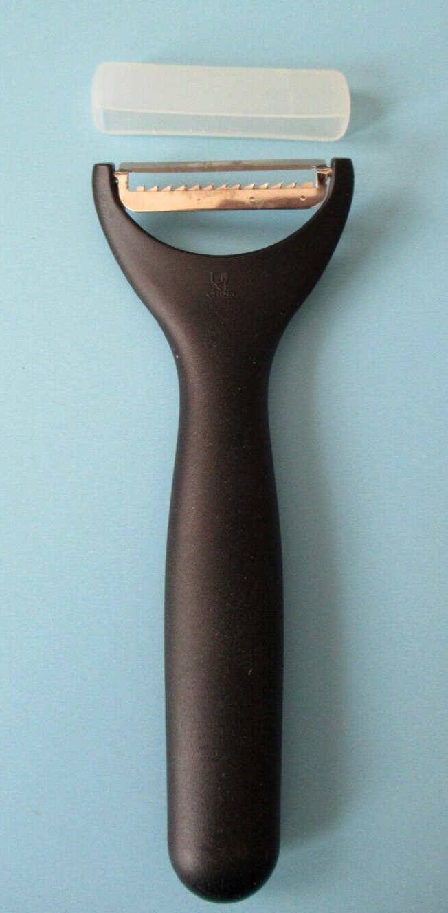 Pampered Chef Julienne Peeler 1115 Serrated Soft Grip Handle Blade