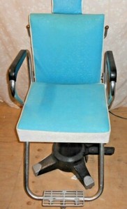 VINTAGE 1940'S ROMITO DONNELLY BLUE SALON CHAIR RAVENNA, OH FIRST FLOOR