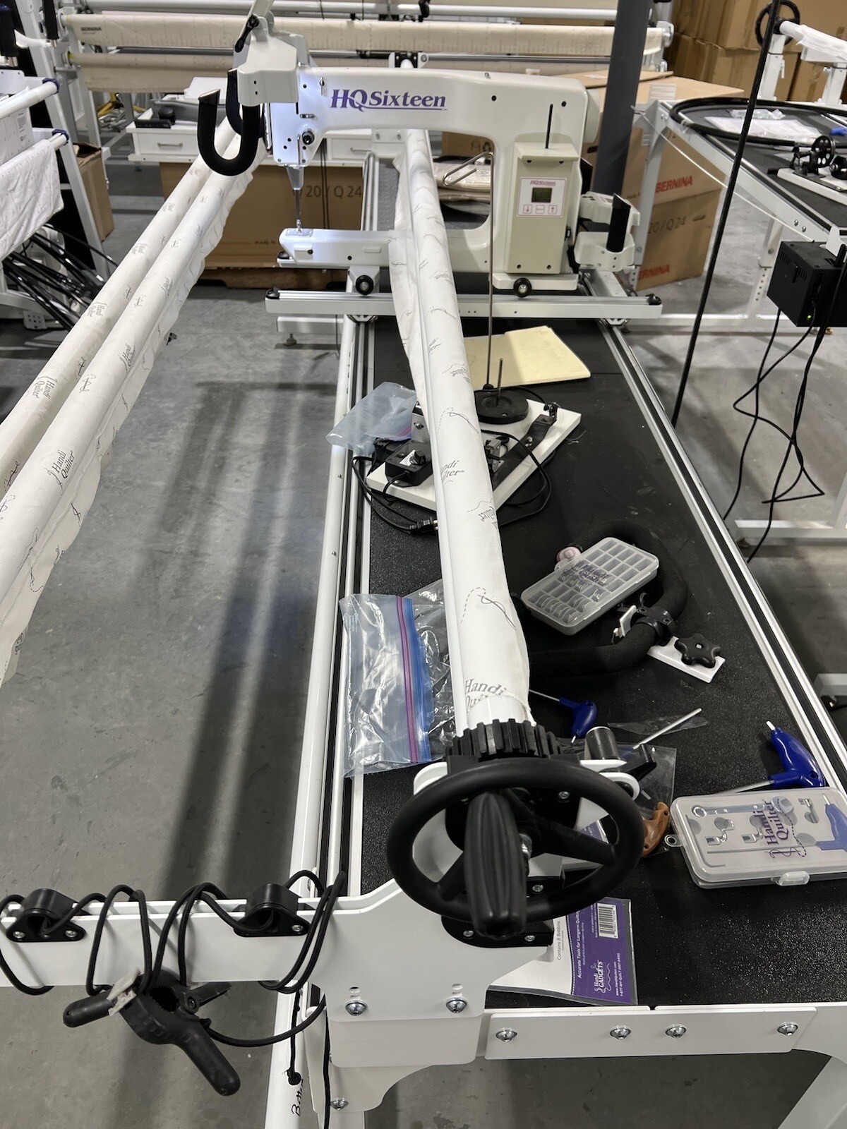 HQ Sixteen Longarm Quilting Machine with 10 FT Quilt Frame eBay