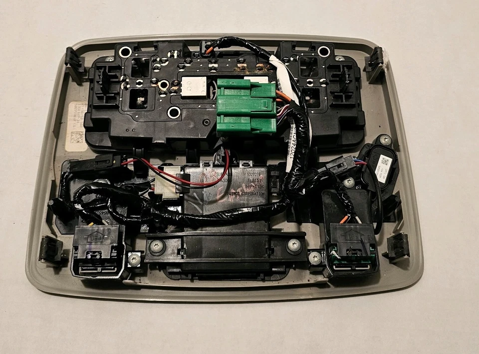 Buick Enclave 2008-2017 interior domo luz OEM Foto 2 de 2