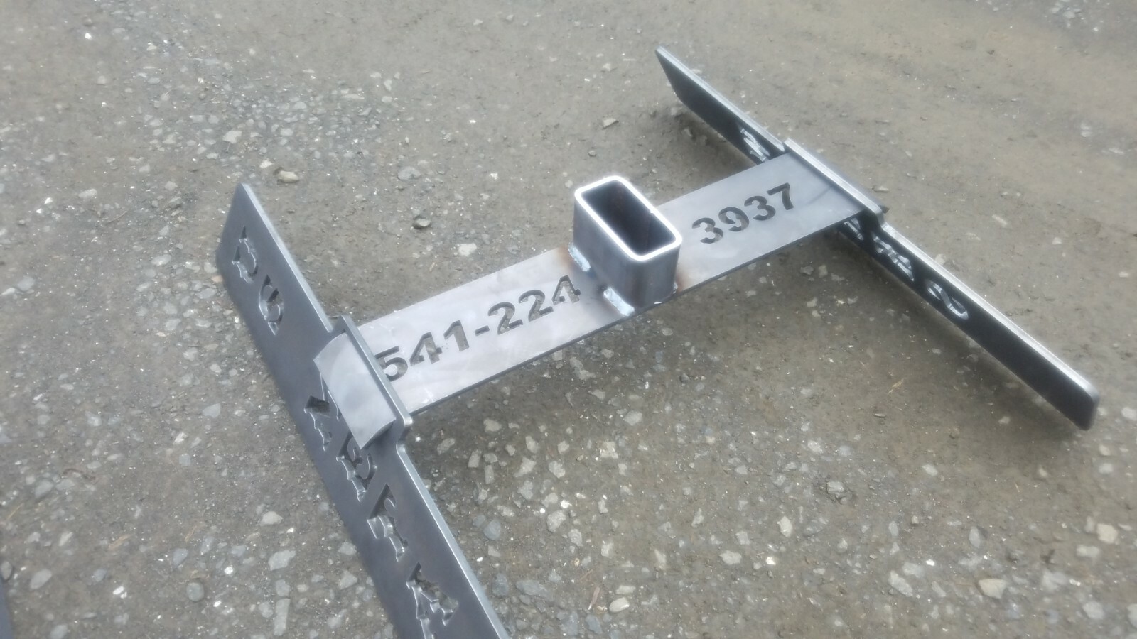 Collapsible  Steel Gong Target Stand W/ 2 New Adjustable Height Hangers