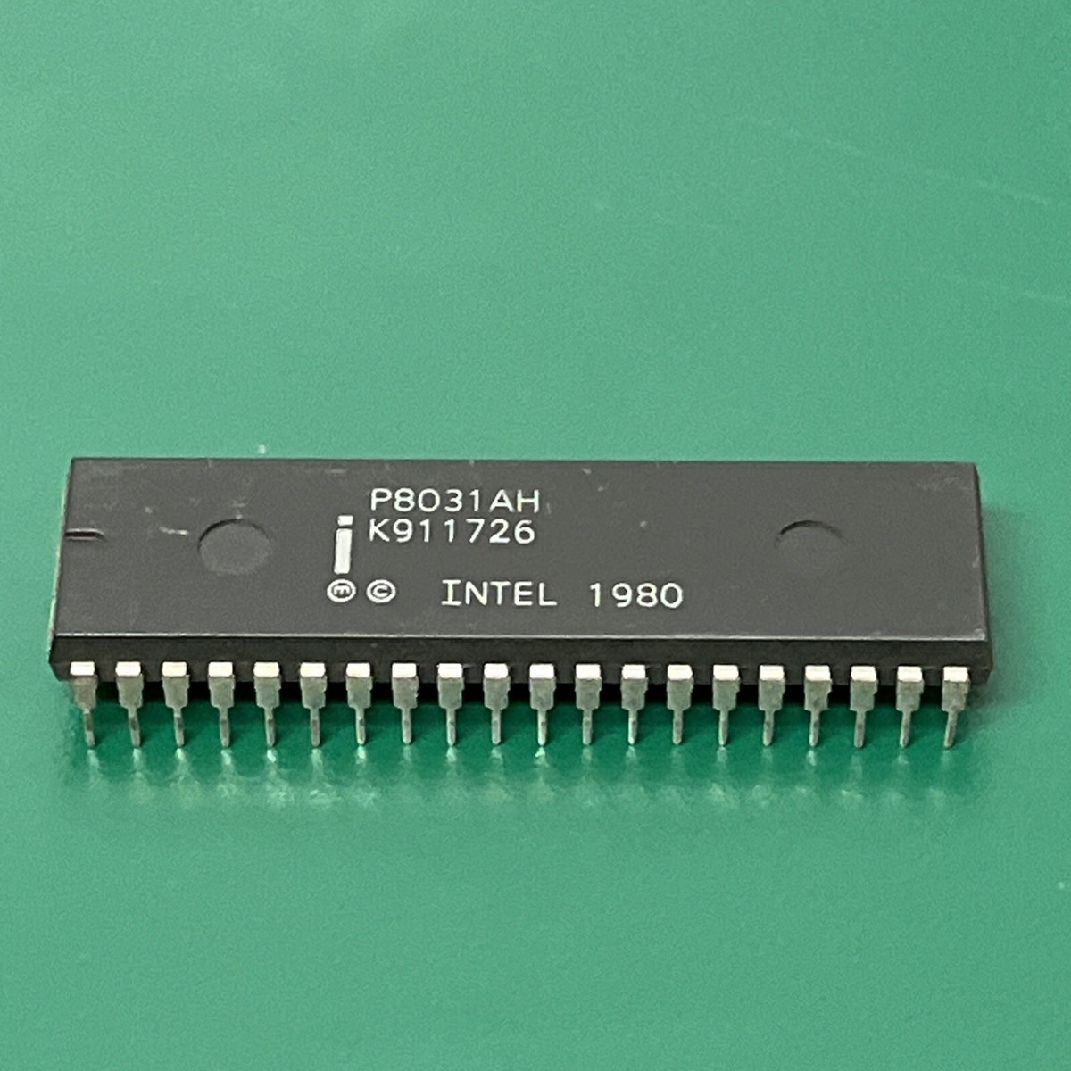 INTEL P8031AH IC,MICROCONTROLLER,8-BIT,8051 CPU,MOS,DIP,40PIN