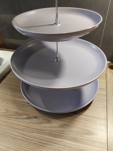 Three Tier Cake Stand With Silver Handle - Picture 6 of 6