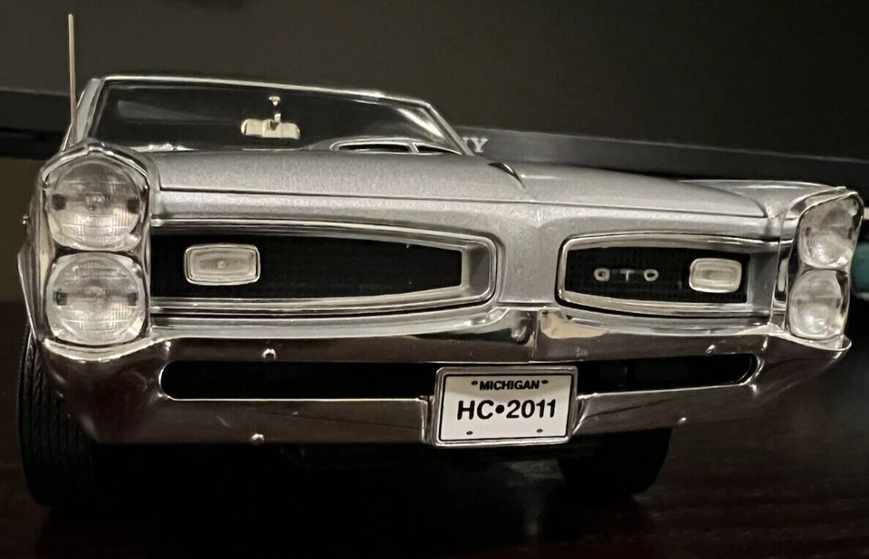 1966 Pontiac GTO Motor-State -Lane/DCP- 2011 LE 1:18 Scale. Vinyl Roof. HTF! - Image 2 of 4