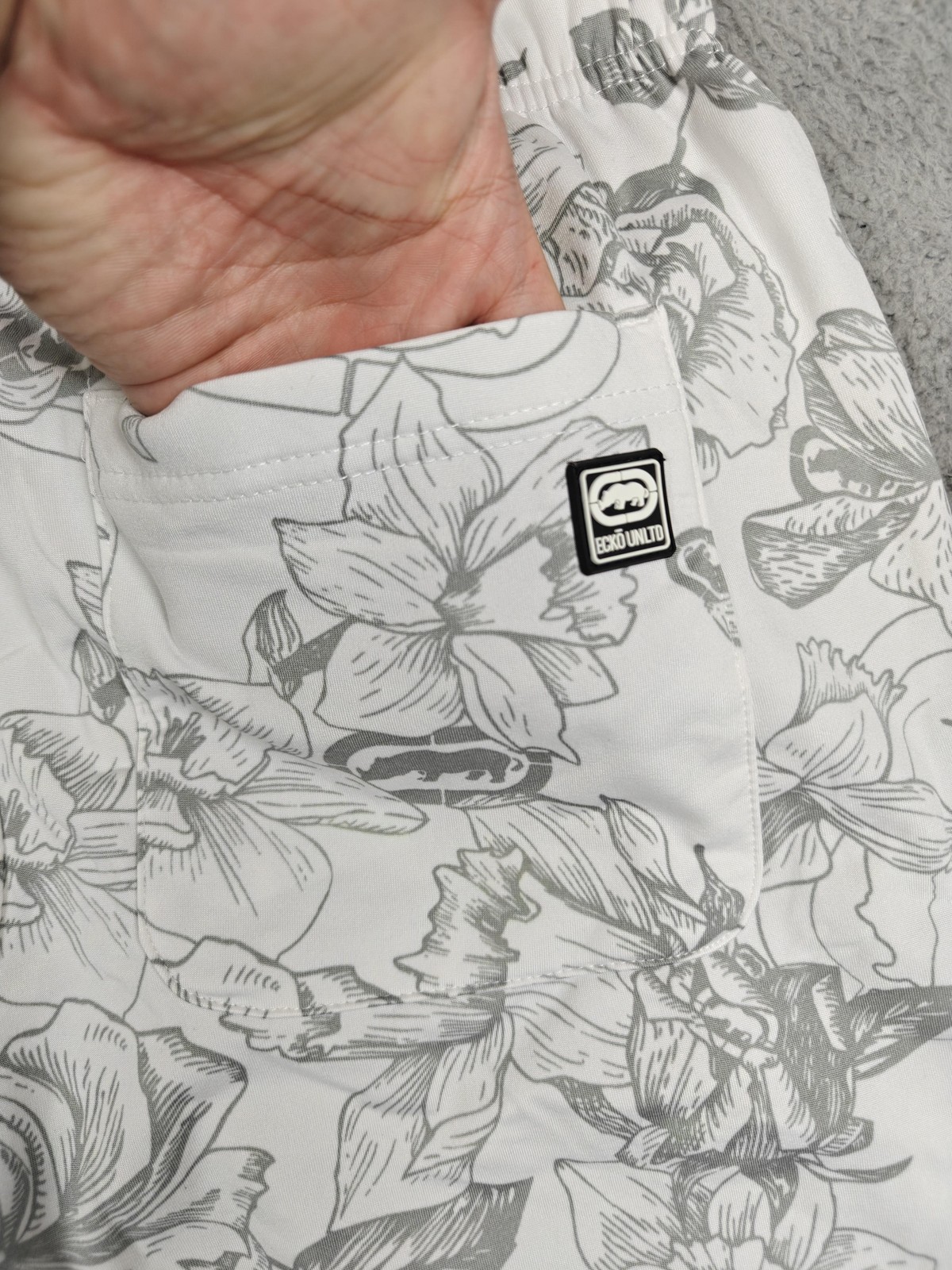 Ecko Unltd Shorts Mens Medium White Gray Floral Stretch Drawstring EO12N164T