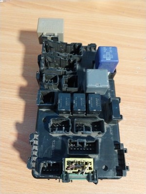 2004-2008 Toyota Corolla Interior Cabin Fuse Relay Box 0100128292
