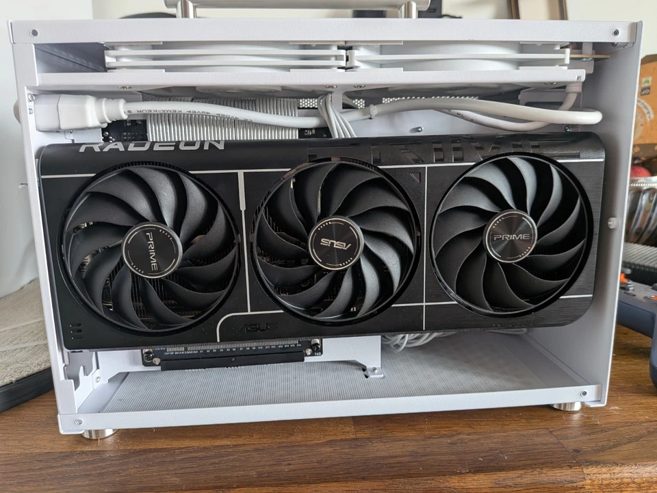 Mini ITX SFF 850W Gaming PC 9060 XT 16GB 32GB DDR5 6000Mhz - Image 2 of 4