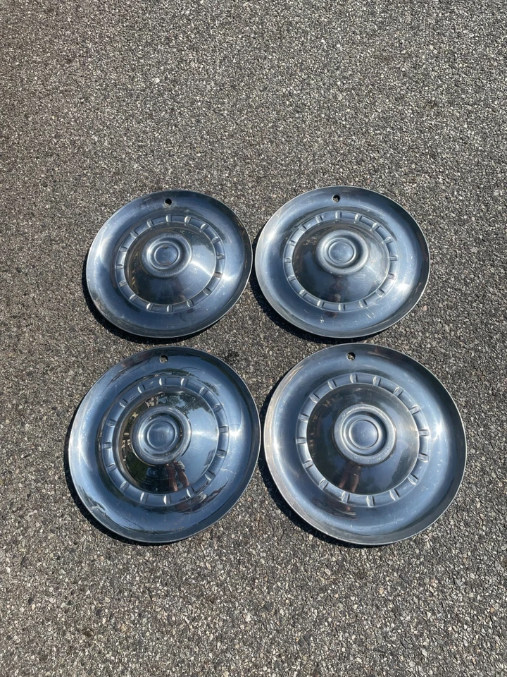 Juego de tapacubos originales de fábrica 1952 1953 Chrysler Saratoga Windsor Foto 2 de 4