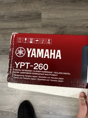 Yamaha YPT-260 61 Key Portable Keyboard w/Power Adapter NEW OPEN