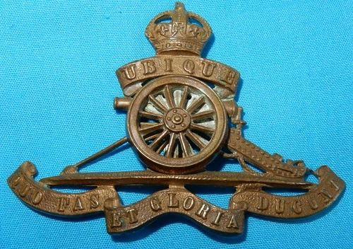 WW1 ROYAL FIELD ARTILLERY REGIMENT MILITARY CAP BADGE BRASS SLIDER FIXING - K/C
