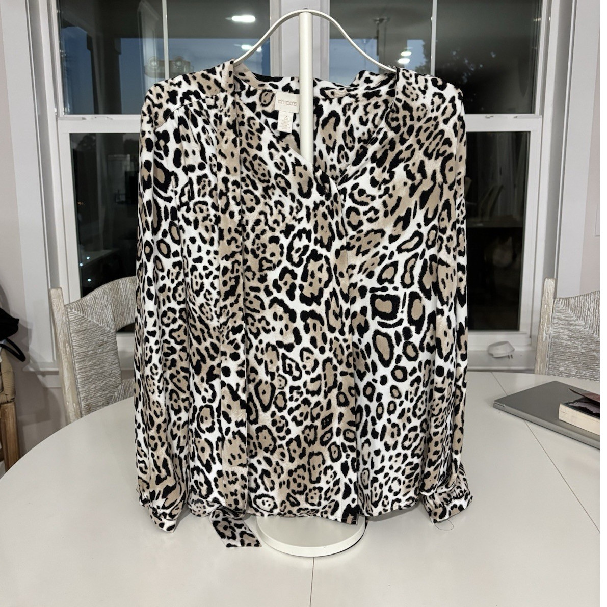 Chico's Leopard Print V-Neck Long Sleeve Pullover Blouse Top, Size 1 Regular