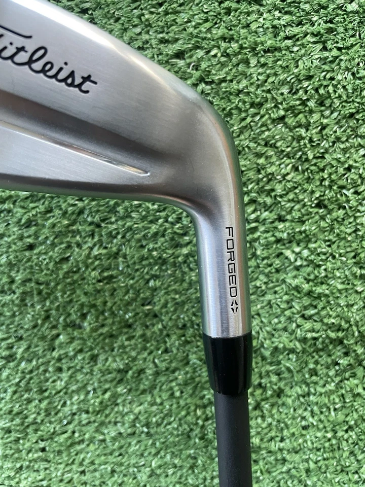 Titleist T250U Utility 3 Iron 2025 Stiff Flex Graphite Right Hand Mens Golf Club - Image 2 of 4
