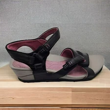 Baretraps Strappy Comfort Arch Support Wedge Black Pink Hook Loop Sandal Size 7