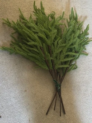 artificial christmas pine branches - x 5 - Image 1 of 2