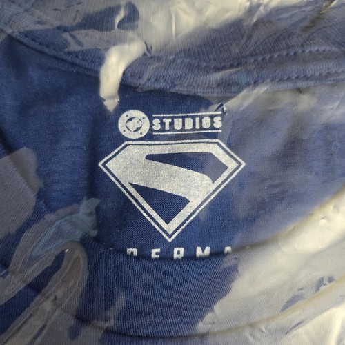 NEW: WARNER BROS Studios 2025 Superman Blue T-Shirt LARGE James Gunn DC Comics - Picture 2 of 4