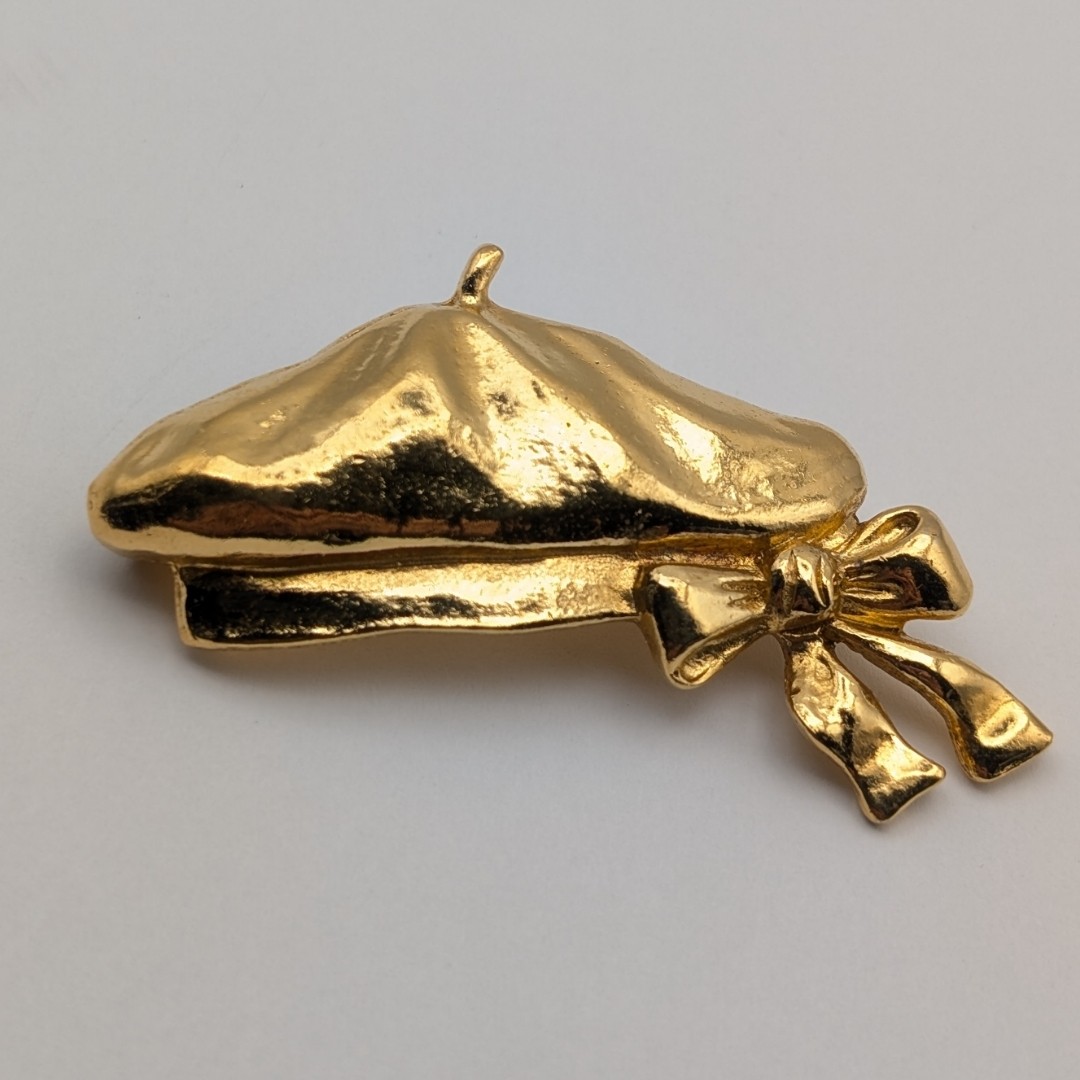 Chanel brooch, beret motif gold, early vintage