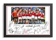 (226)  arsenal invincibles signed Memorabilia  framed unframed photograph
