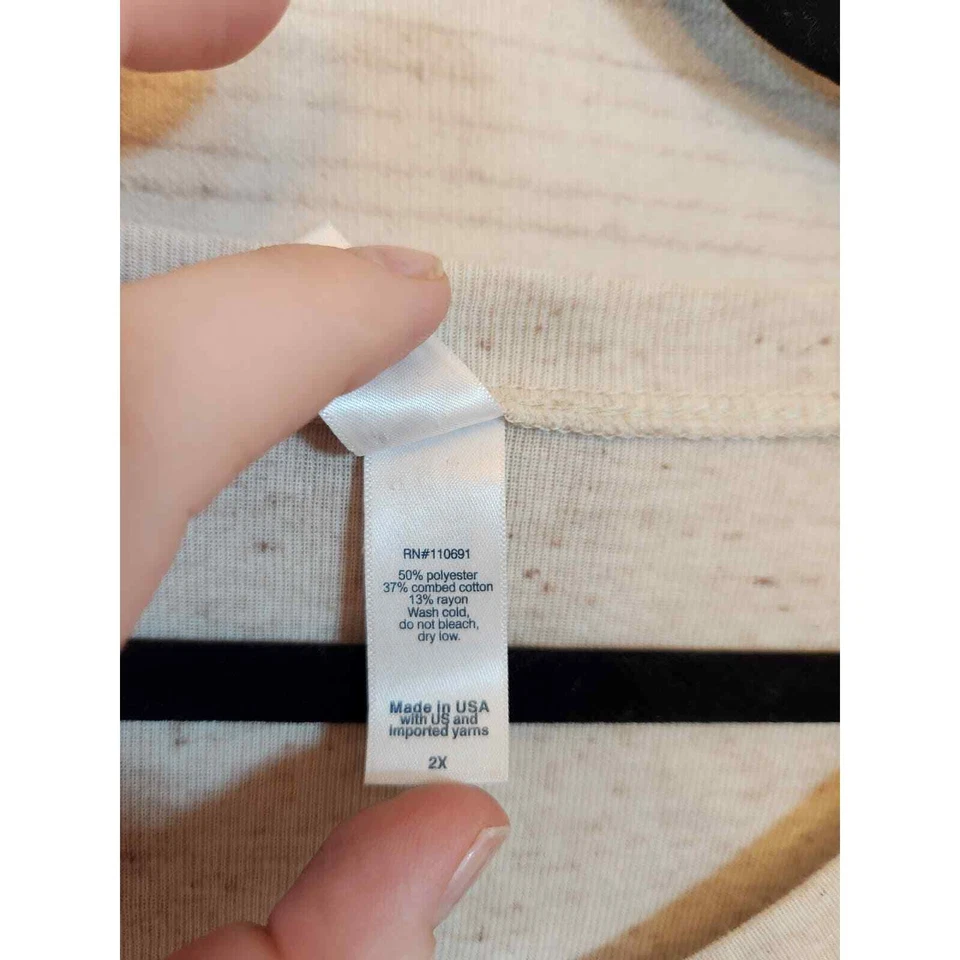 Camiseta Royal Apparel feminina bege gola redonda manga longa gatos tamanho 2X - Imagem 4 de 4