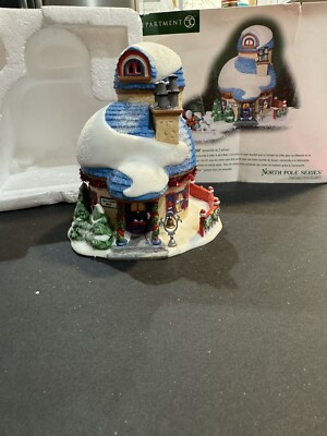 Department 56  North Pole Series  Elf Land ''Mitten Manor''  2002 NOT TESTED