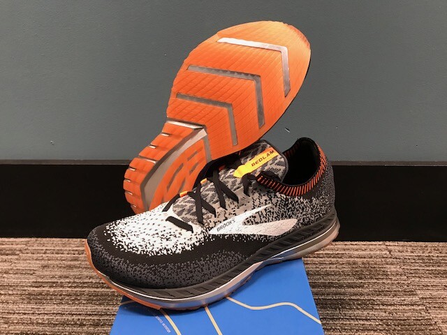 brooks revel 2 black