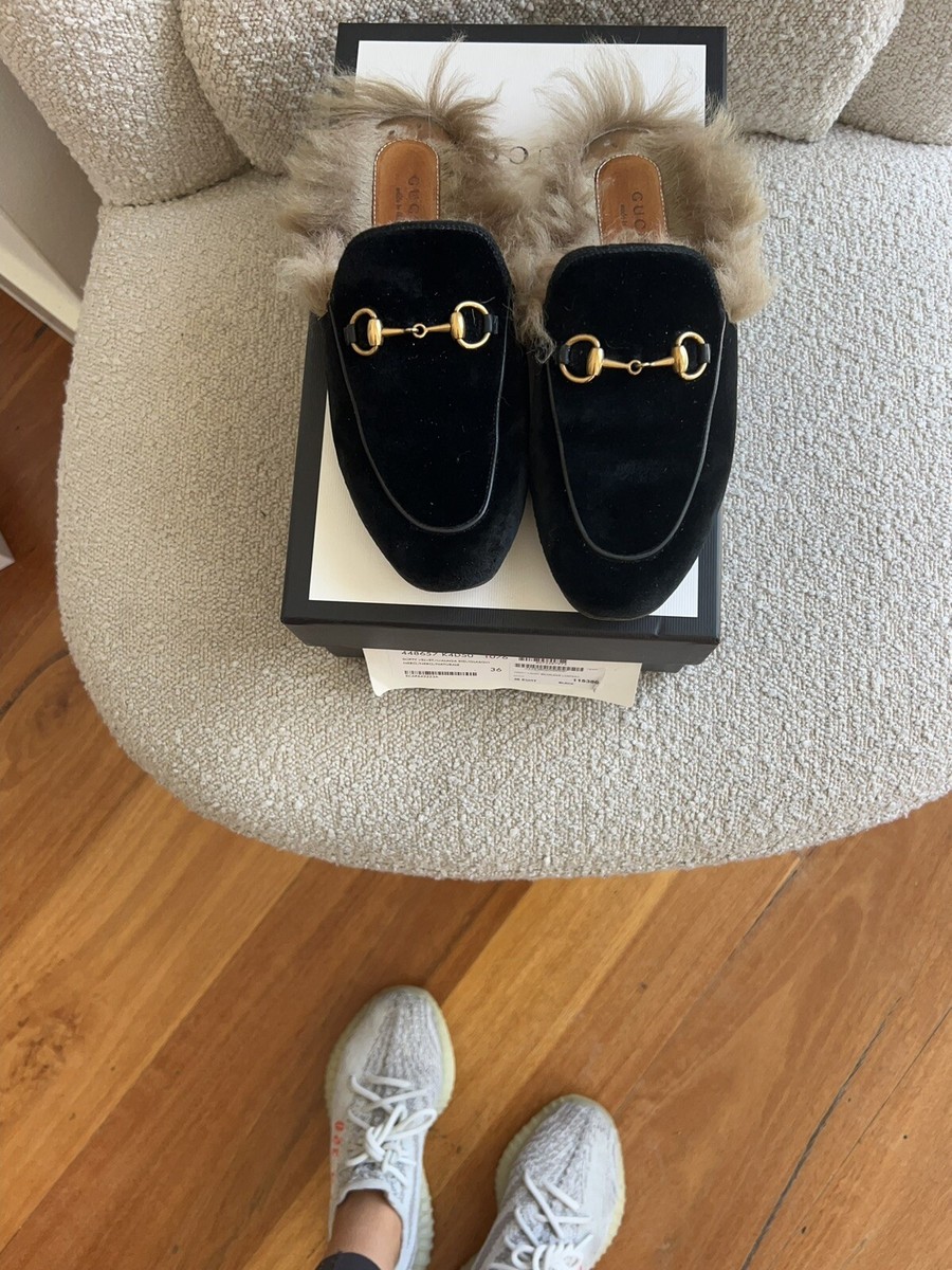 GUCCI ポインテッドトゥミュール ベージュ・ブラック Gucci Princetown Loafers Black Velvet Fur Lined Slide Mule Horse