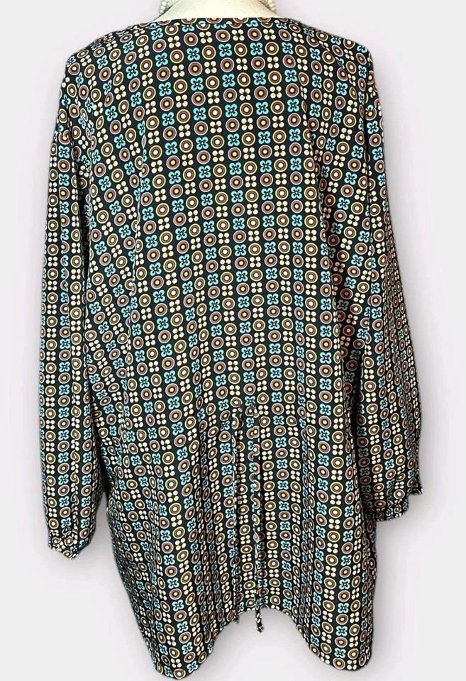 Cherokee Workwear Multicolored Floral Patterned Size2XL long Sleeve Scrub Top - Image 2 of 4