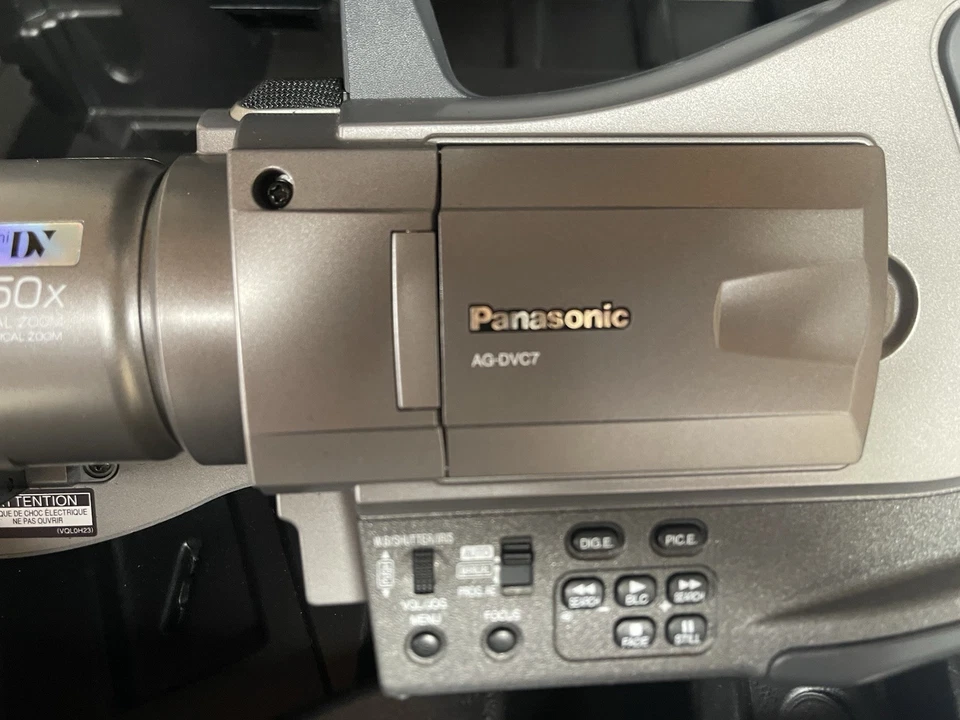 Videocámara Panasonic AG-DVC7 Mini DV Foto 2 de 4