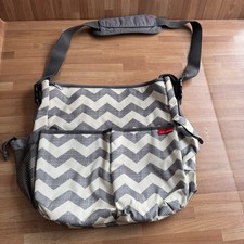Skip Hop Dash Signature Messenger diaper bag gray chevron pattern.