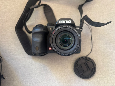 PENTAX Pentax X-5 16.0MP Digital Camera  Case,Sd Card,Tliting Screen VGC