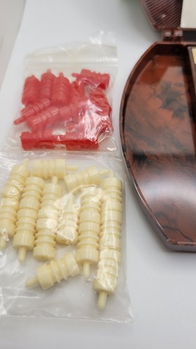Vintage ES Lowe Mini Travel Chess Checkers Plastic Marbled Folding Case NEW - Picture 3 of 5