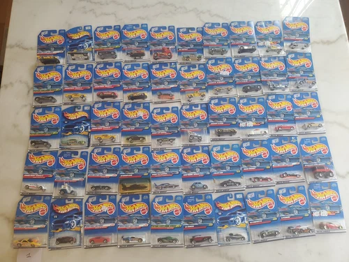 Vintage diecast 1/64 Hot Wheels Lot Of 50 mix  late 1990's-early 2000's NIP Lt1