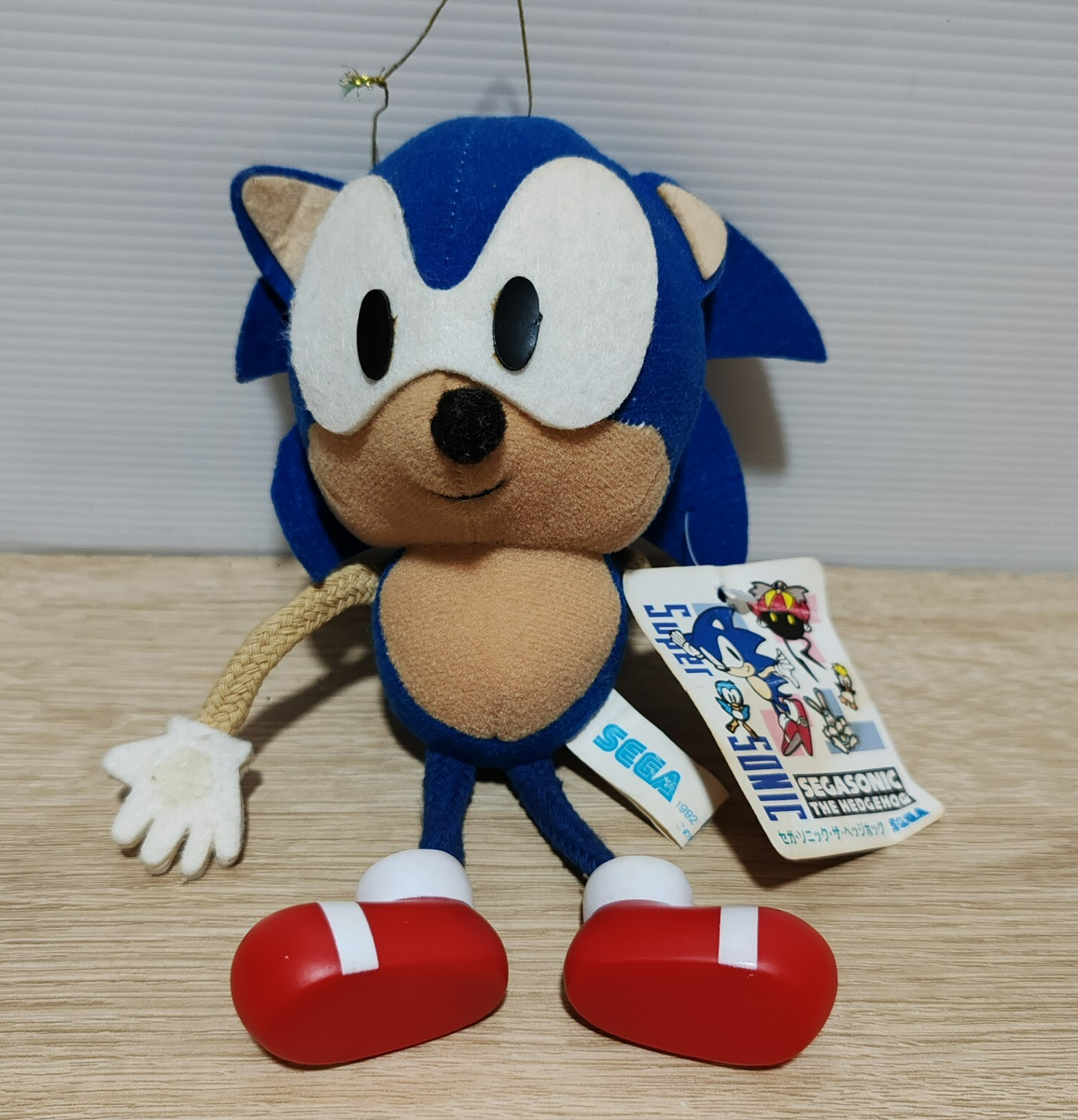 Sonic the Hedgehog Stringy SEGA 1992 plastic shoes Plush Toy Doll