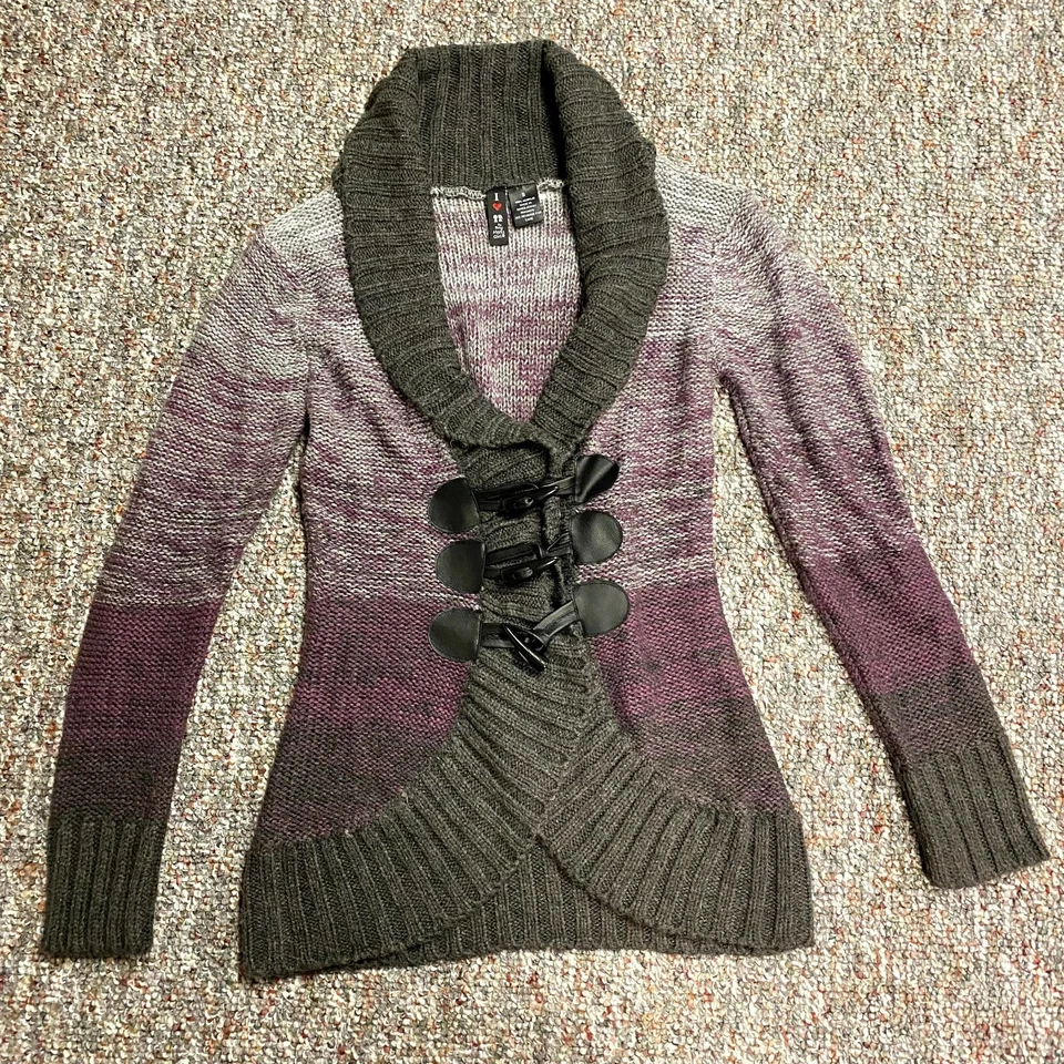 Cárdigan suéter Boy Meets Girl para mujer talla pequeña estilo envolvente garra botón bloqueo Foto 2 de 4