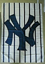 New York Yankees Polyester 29" x 42" Banner (LPGI 2002) New