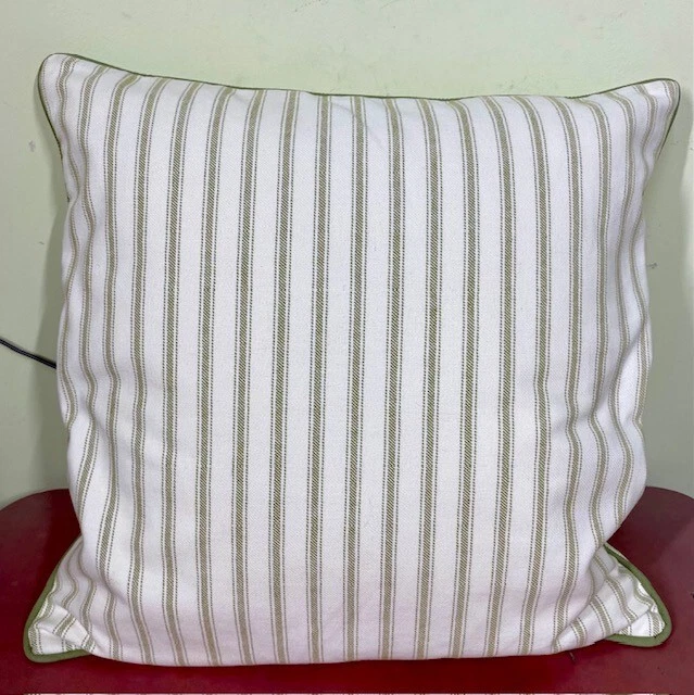 Almohadas LL Bean Cuadradas Pluma de Ganso Marfil y Verde Rayas 17 X 17" - Leer Foto 4 de 4