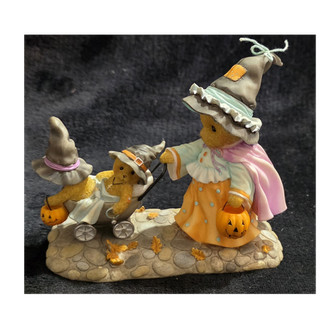 Cherished Teddies Gwyneth “Wee Witches Welcome” Halloween LE Wagon 4034588