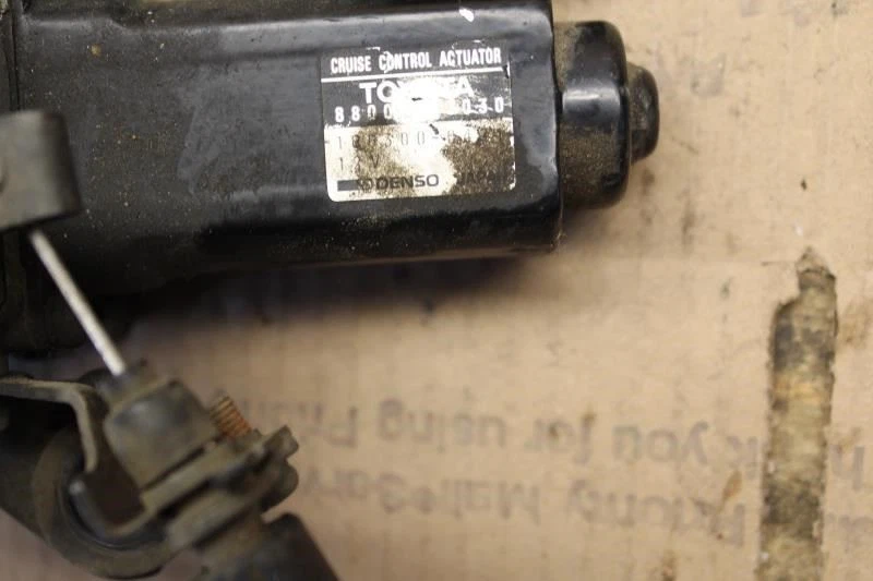 Actuador de control de crucero Lexus LS400 1990 1991 1992 1993 1994 88002-50030 Foto 3 de 4
